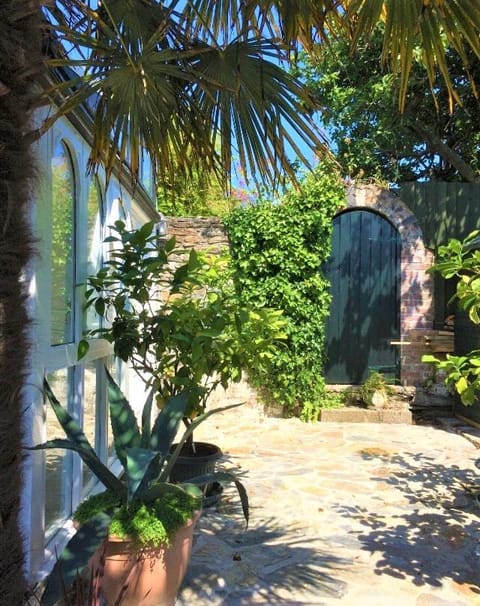 Patio, BBQ facilities, Garden, Balcony/Terrace