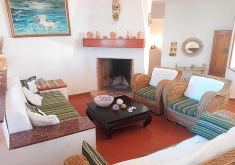Communal lounge/ TV room, Living room, Dining area