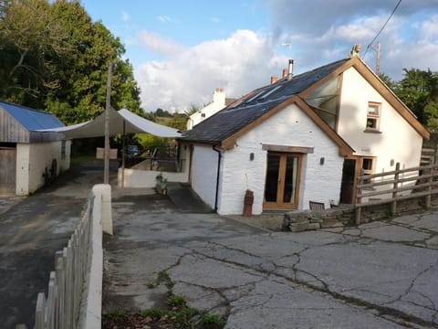 Ceridwen Glamping, double decker bus and Yurts Campground/
RV Resort in Wales