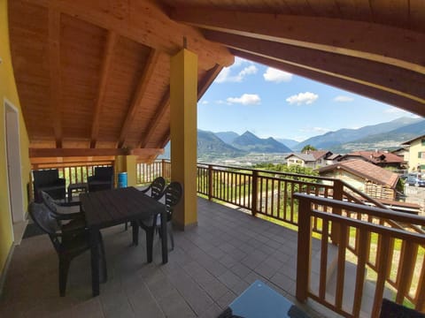 Balcony/Terrace, Mountain view