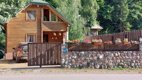 Property building, Garden view, Parking