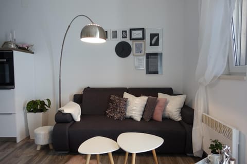 Living room, Decorative detail, Seating area