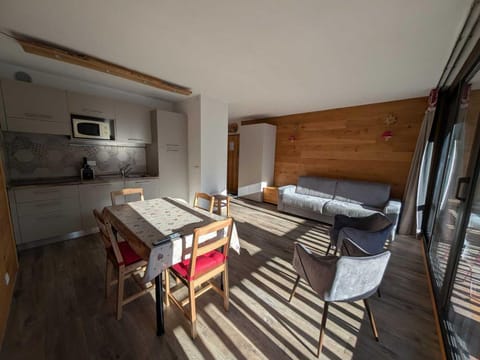 Studio cosy proche pistes et commerces avec balcon - FR-1-445-124 Apartment in Montgenèvre