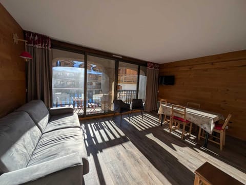 Studio cosy proche pistes et commerces avec balcon - FR-1-445-124 Apartment in Montgenèvre