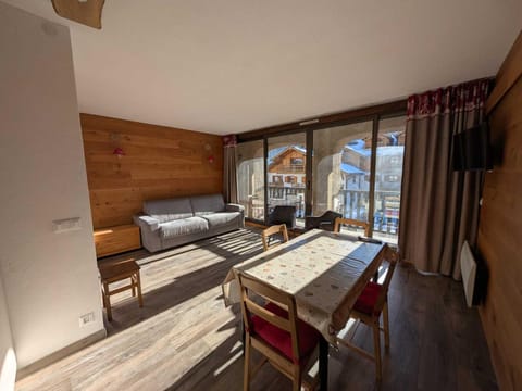 Studio cosy proche pistes et commerces avec balcon - FR-1-445-124 Apartment in Montgenèvre