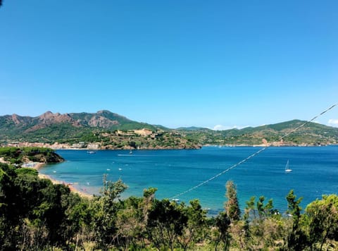 Facade/entrance, Garden, Balcony/Terrace, Beach, Garden view, Sea view