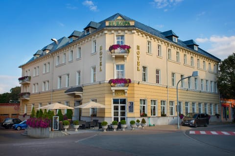 Property building, Facade/entrance