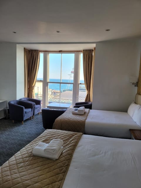 Shower, Bathroom, Bedroom