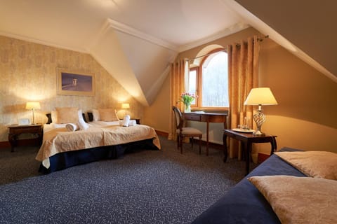 Staff, Bathroom, TV and multimedia, Photo of the whole room, Garden view, Breakfast, Breakfast, fireplace, flat iron, soundproof, towels, air conditioner