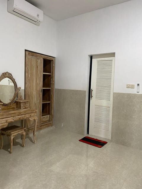 COCONUT BEACH BUNGALOWs & WARUNG 2 Hotel in Abang