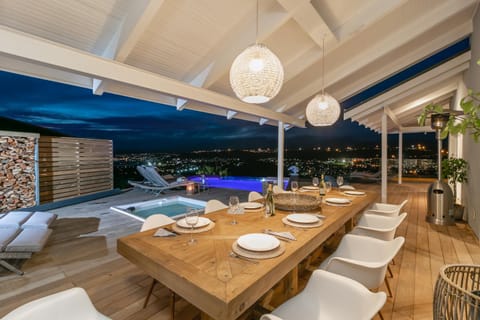 Patio, BBQ facilities, Dining area, Pool view