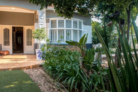 Property building, Patio, Facade/entrance, Garden, Other