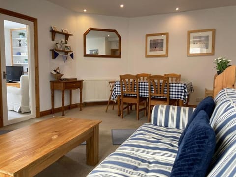 Tenby Cottage with Parking House in Tenby