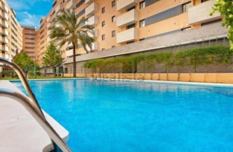 Property building, Day, Pool view, Swimming pool