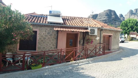 Property building, Day, Street view