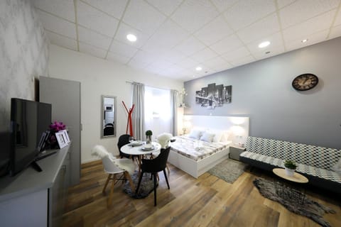 Living room, Photo of the whole room