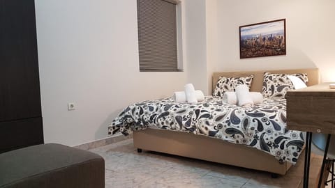 Palette Apartment Chocolate - Athens Center, 6 BD, 3 BATH Apartment in Athens