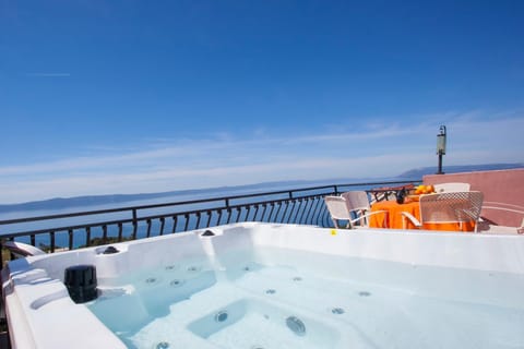 Hot Tub, Balcony/Terrace, Sea view