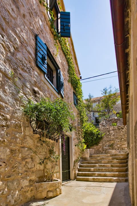 Property building, Day, Other