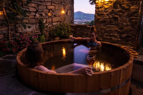 Hot Tub, Hot Tub