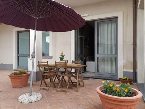 Facade/entrance, Balcony/Terrace