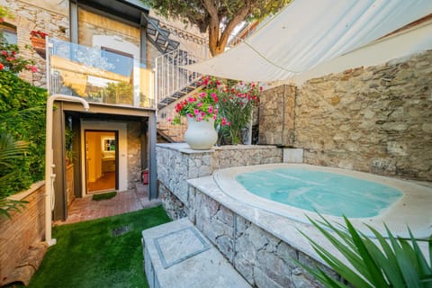 Hot Tub, Pool view