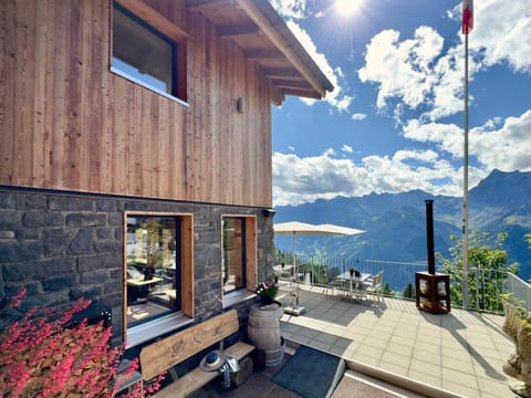 View (from property/room), Balcony/Terrace, Mountain view