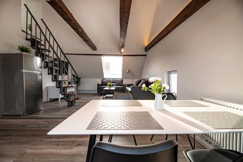Living room, Seating area, Dining area
