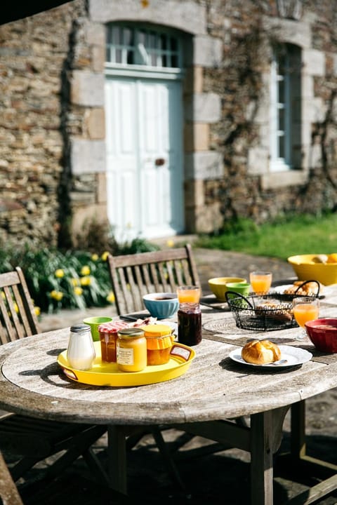 Restaurant/places to eat, Day, Garden, Balcony/Terrace, On site, Garden view, Continental breakfast