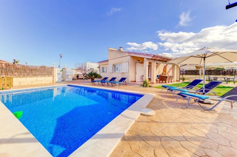 Facade/entrance, Pool view, Swimming pool, sunbed
