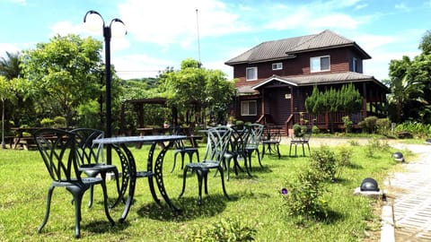 Property building, Patio, Off site, Garden