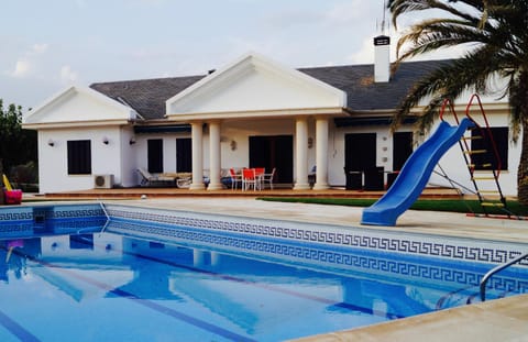Off site, Day, Summer, Garden, On site, Swimming pool