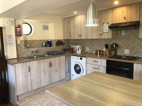 Kitchen or kitchenette, minibar, pet friendly, stove, toaster, washing machine