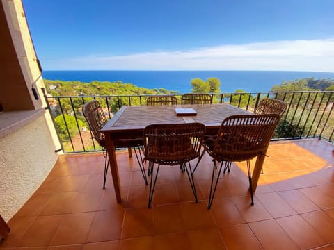 Day, View (from property/room), Balcony/Terrace, Dining area, Sea view