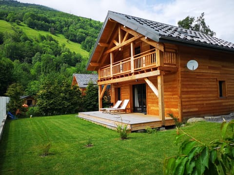 Facade/entrance, BBQ facilities, Garden, Balcony/Terrace, Garden view, Mountain view