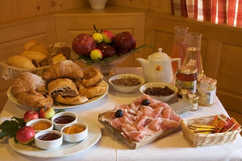 B&B Affittacamere Larix Bed and Breakfast in Trentino-South Tyrol