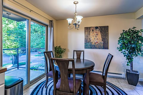 the Lanai, Best Area, 2 Bedrooms, WD, Large Balcony, Condo, 825sf Apartment in Tacoma