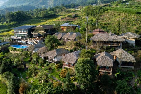 Property building, Day, Natural landscape, Bird's eye view, Mountain view, Pool view, Swimming pool
