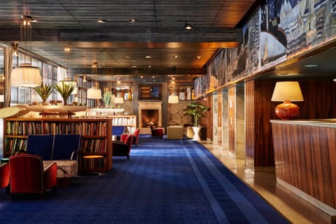 Communal lounge/ TV room, Lobby or reception