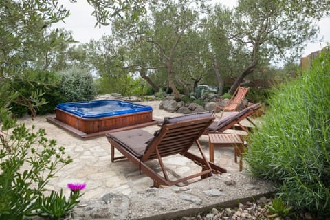 Garden, Swimming pool