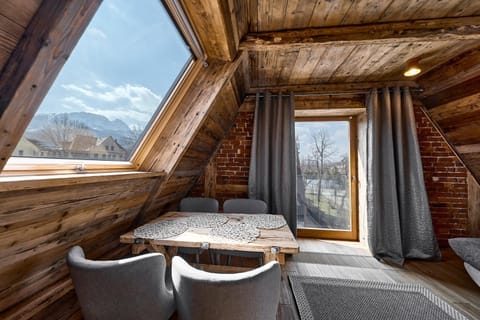Living room, Seating area, Mountain view