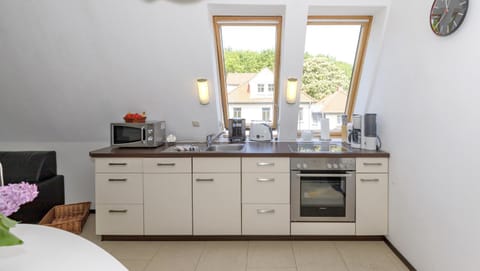 Coffee/tea facilities, Kitchen or kitchenette, dishwasher, minibar, pet friendly, stove