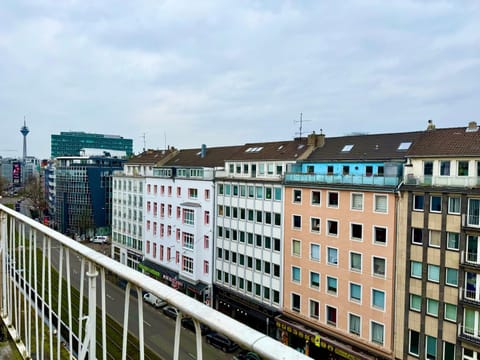 Balcony/Terrace, City view