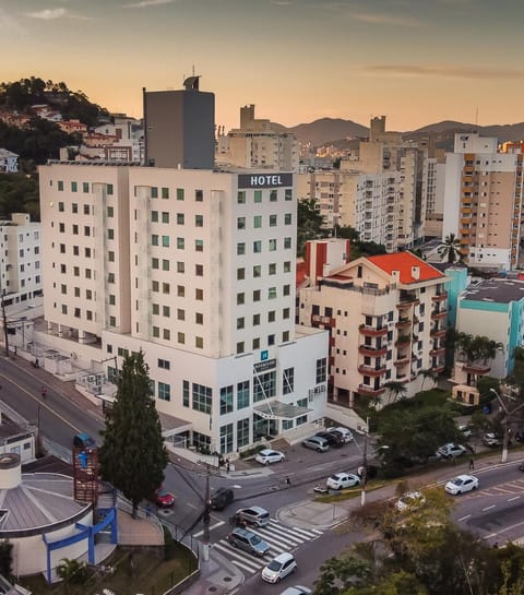 Property building, Day, Neighbourhood, Bird's eye view, City view, Street view