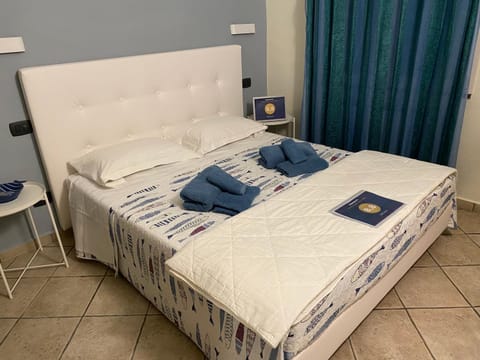 Bedroom, Certificate/Award