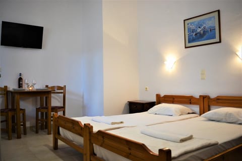 Raph's Studios-Apts By The Sea Apartment in Agia Marina