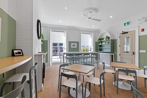 Kitchen or kitchenette, Kitchen or kitchenette, Dining area, Communal kitchen, kitchen