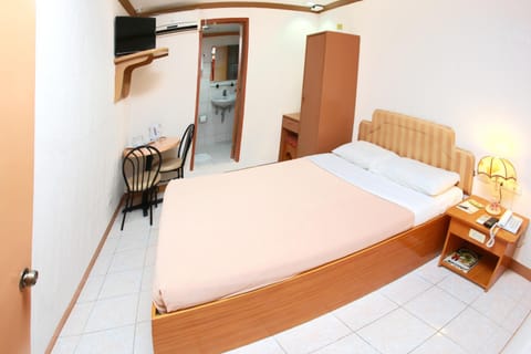 Shower, TV and multimedia, Photo of the whole room, Bedroom