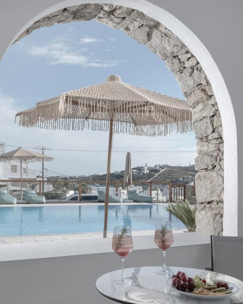 Pool view, Sea view
