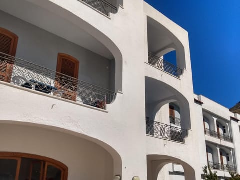 Property building, View (from property/room), Balcony/Terrace